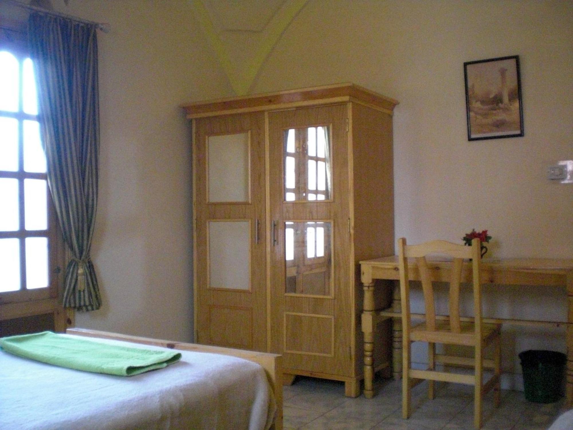 El Fayrouz Hotel Luksor Exterior foto
